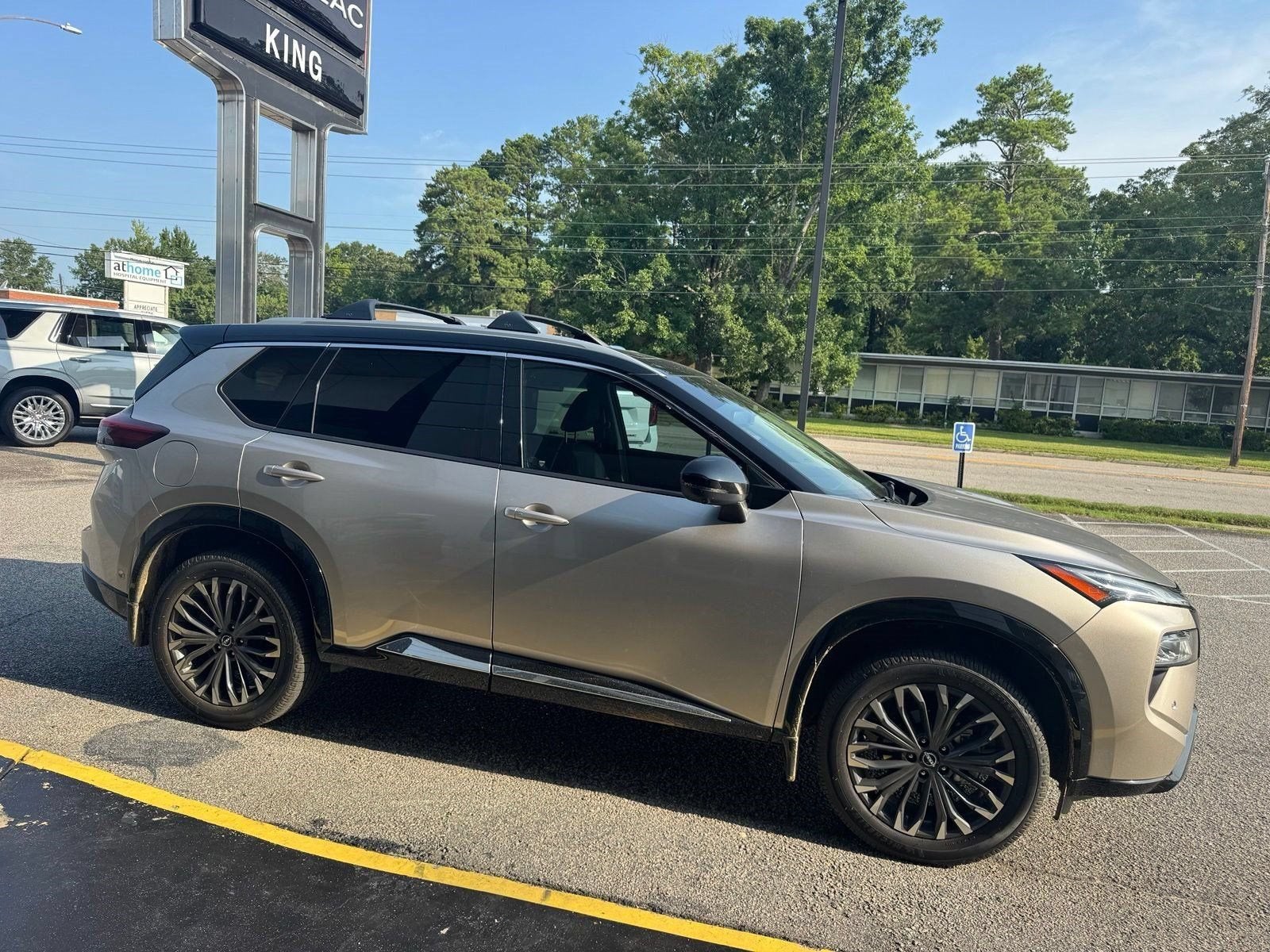 2025 Nissan Rogue Platinum FWD