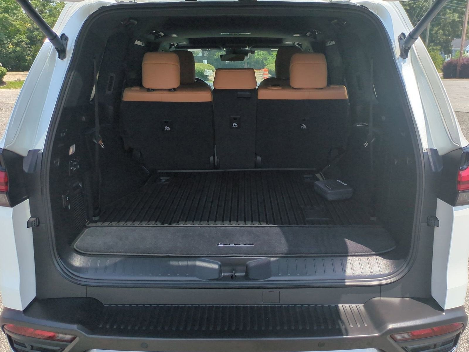 2025 Lexus LX LX 600 Luxury