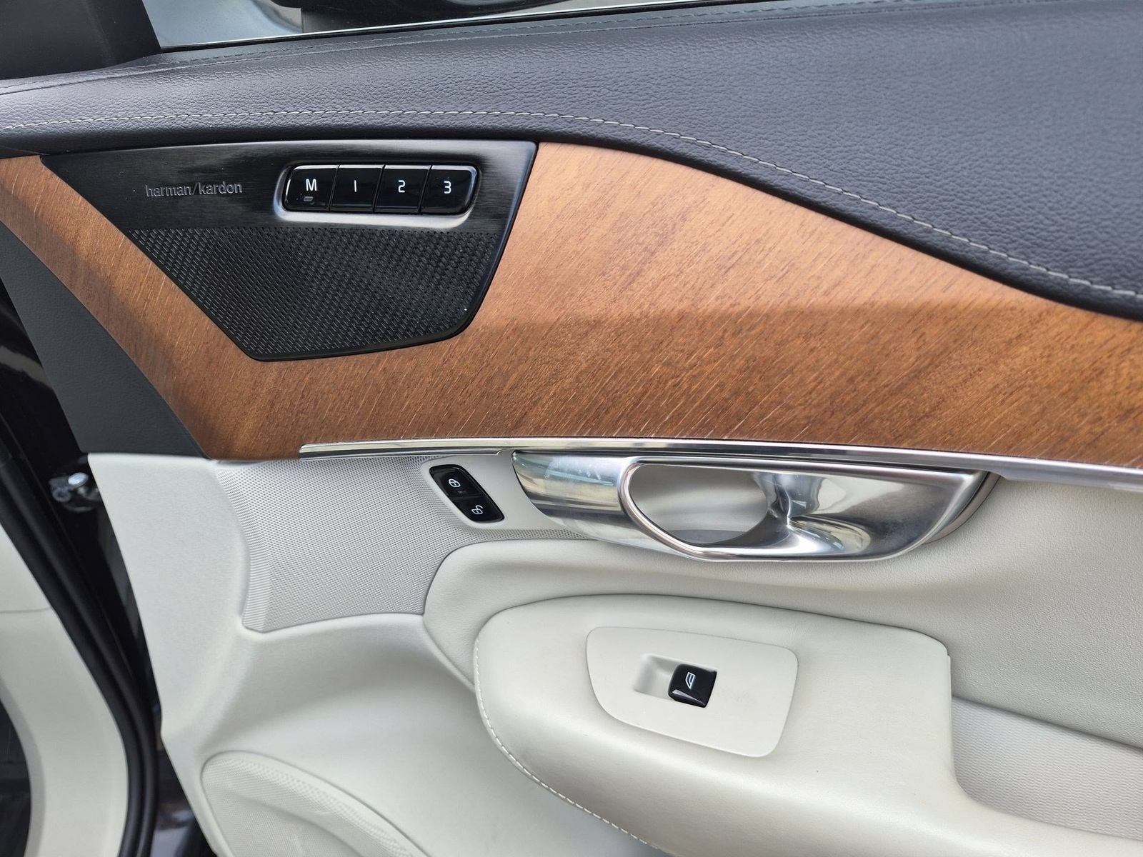 2020 Volvo XC90 T6 Inscription 7 Passenger